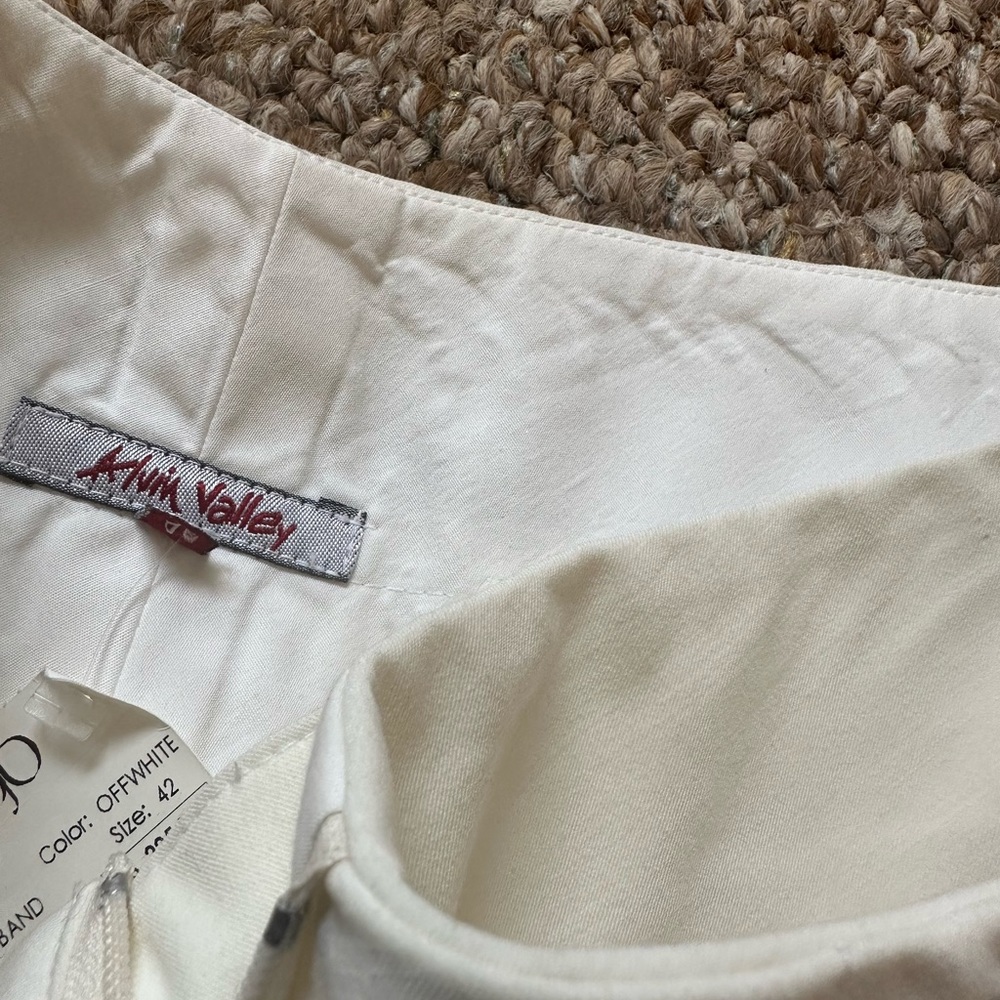 Off white . Absolutely stunning slacks - Picture 4 of 5